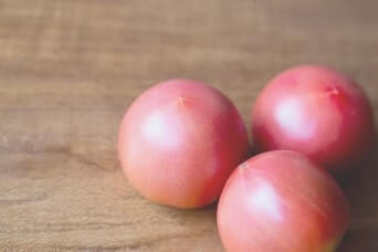 真っ赤なトマトの写真